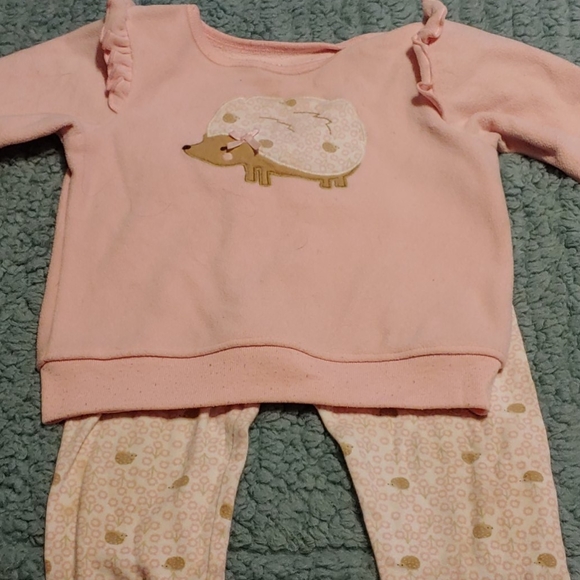 2 carters 24 months sets - Picture 3 of 3